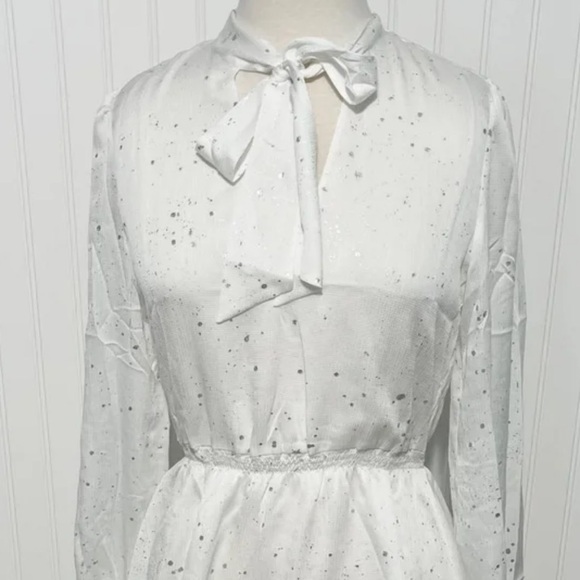 NWOT! Avec Les Filles Long Sleeve Metallic Splatter Tie Crinkle Mini Dress White - Picture 2 of 5